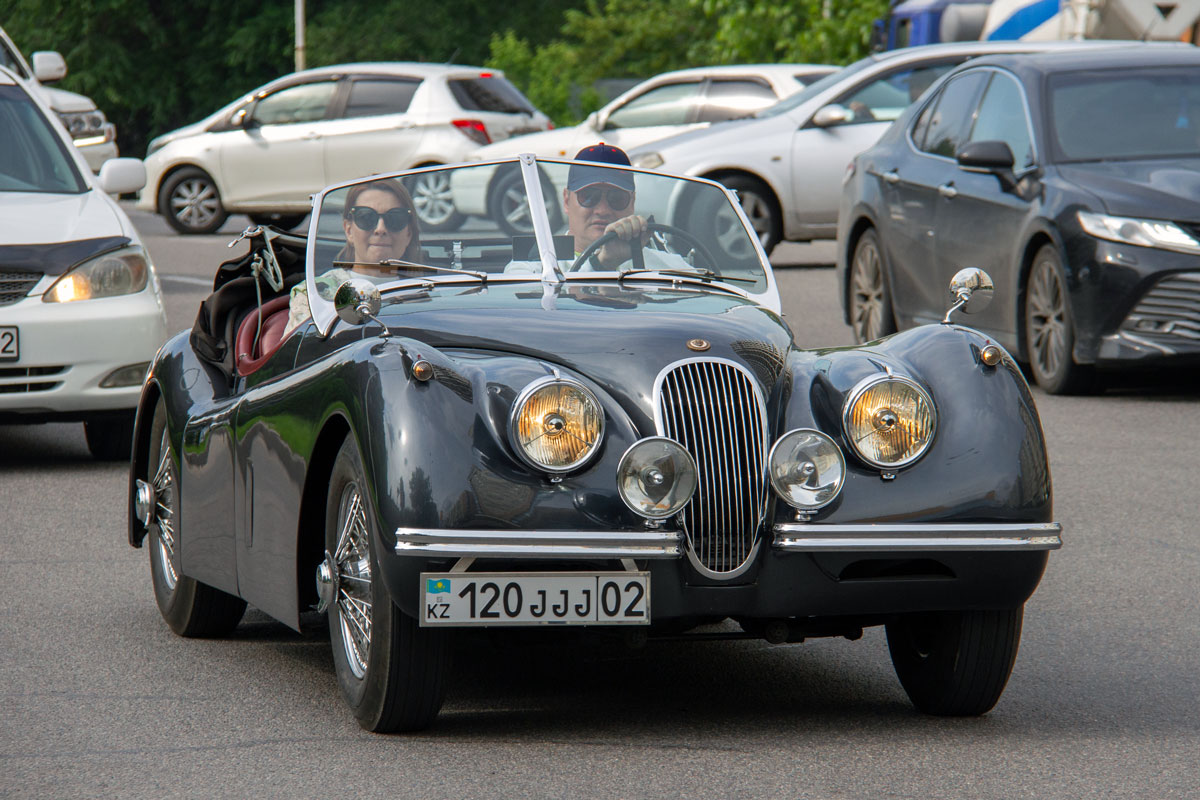 Алматы, № 120 JJJ 02 — Jaguar XK120 '48-54