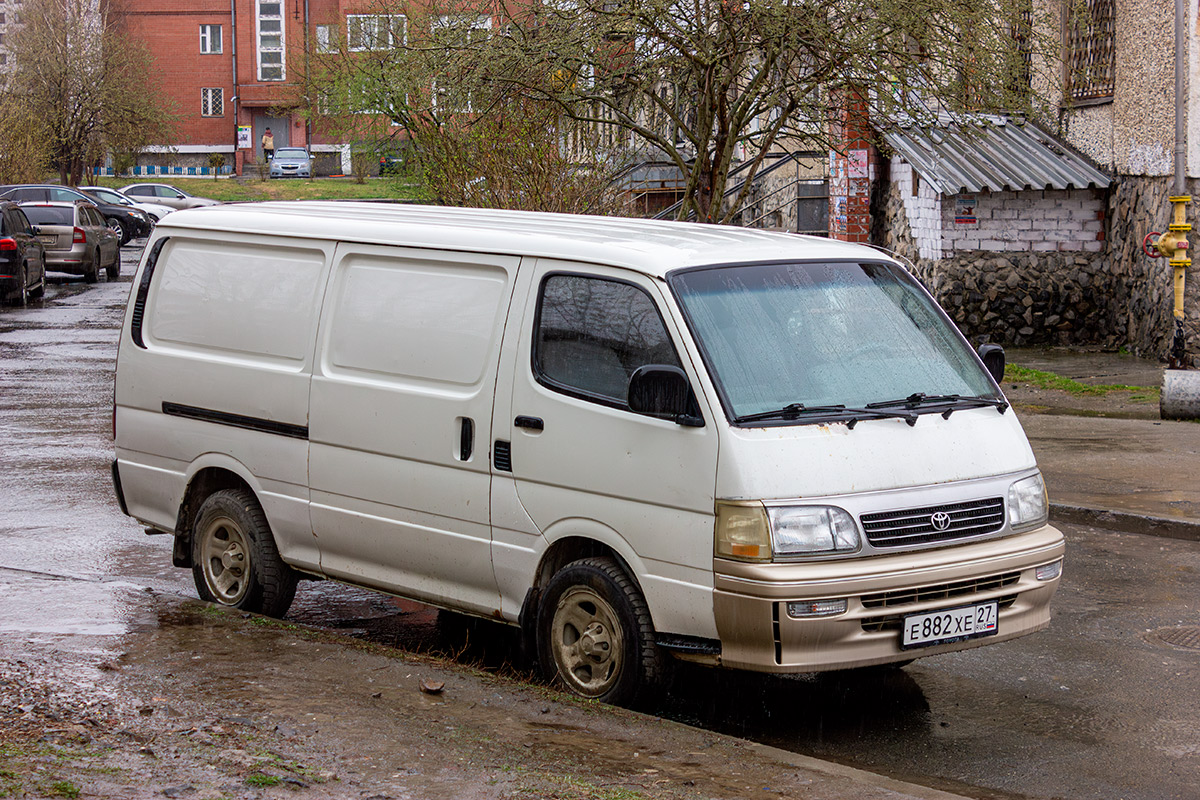 Свердловская область, № Е 882 ХЕ 27 — Toyota Hiace (H100) '89-04
