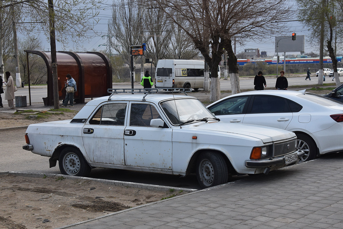 Волгоградская область, № М 325 АС 30 — ГАЗ-3102 Волга '81-08