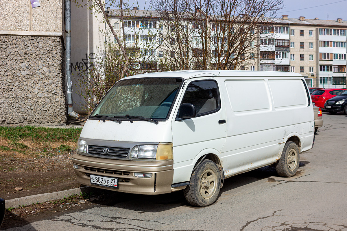 Свердловская область, № Е 882 ХЕ 27 — Toyota Hiace (H100) '89-04