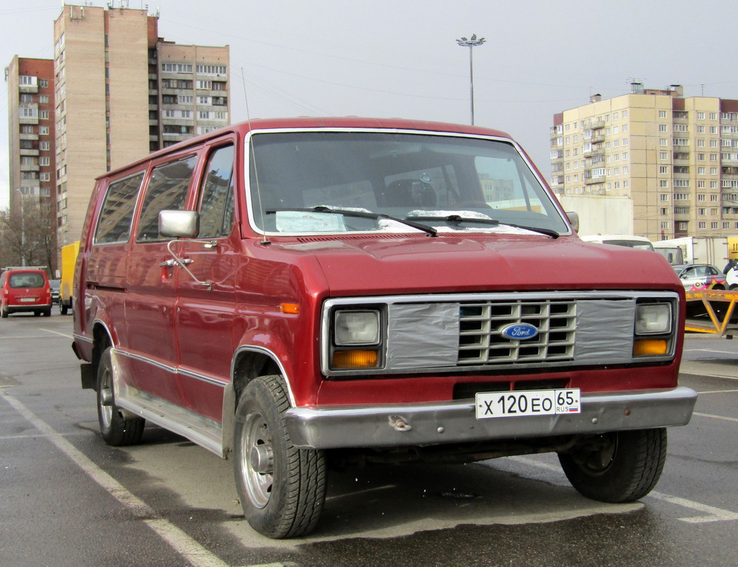 Москва, № Х 120 ЕО 65 — Ford E-Series (3G) '75-91