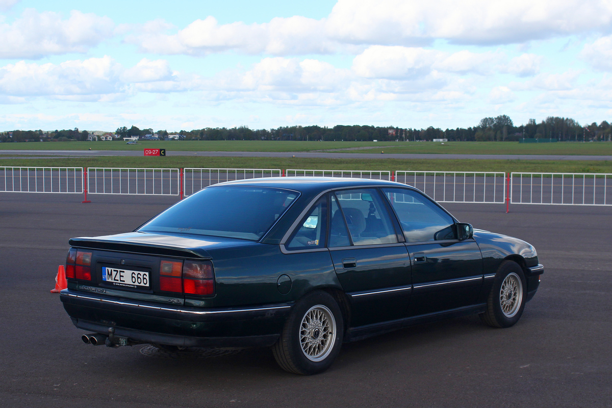 Литва, № MZE 666 — Opel Senator (B) '87-93; Литва — Retro mugė 2024 ruduo