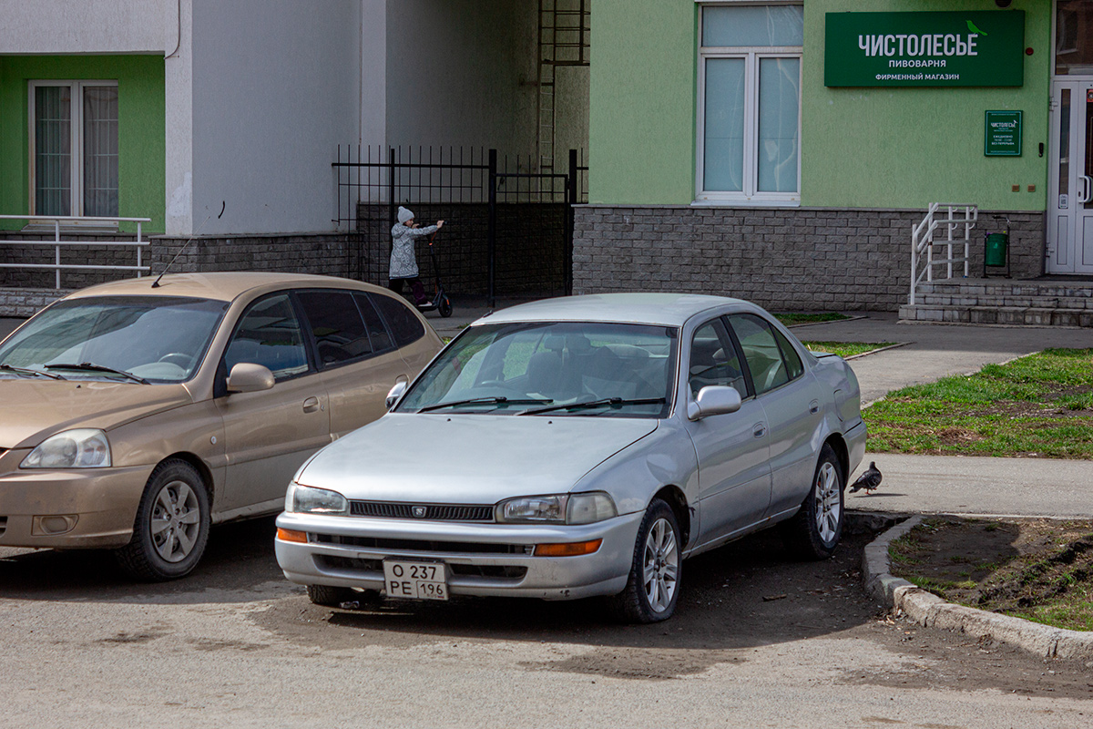 Свердловская область, № О 237 РЕ 196 — Toyota Sprinter (E100) '91-02