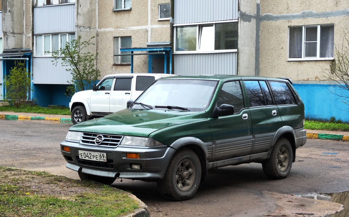 Тверская область, № Е 042 РЕ 69 — SsangYong Musso '93-11