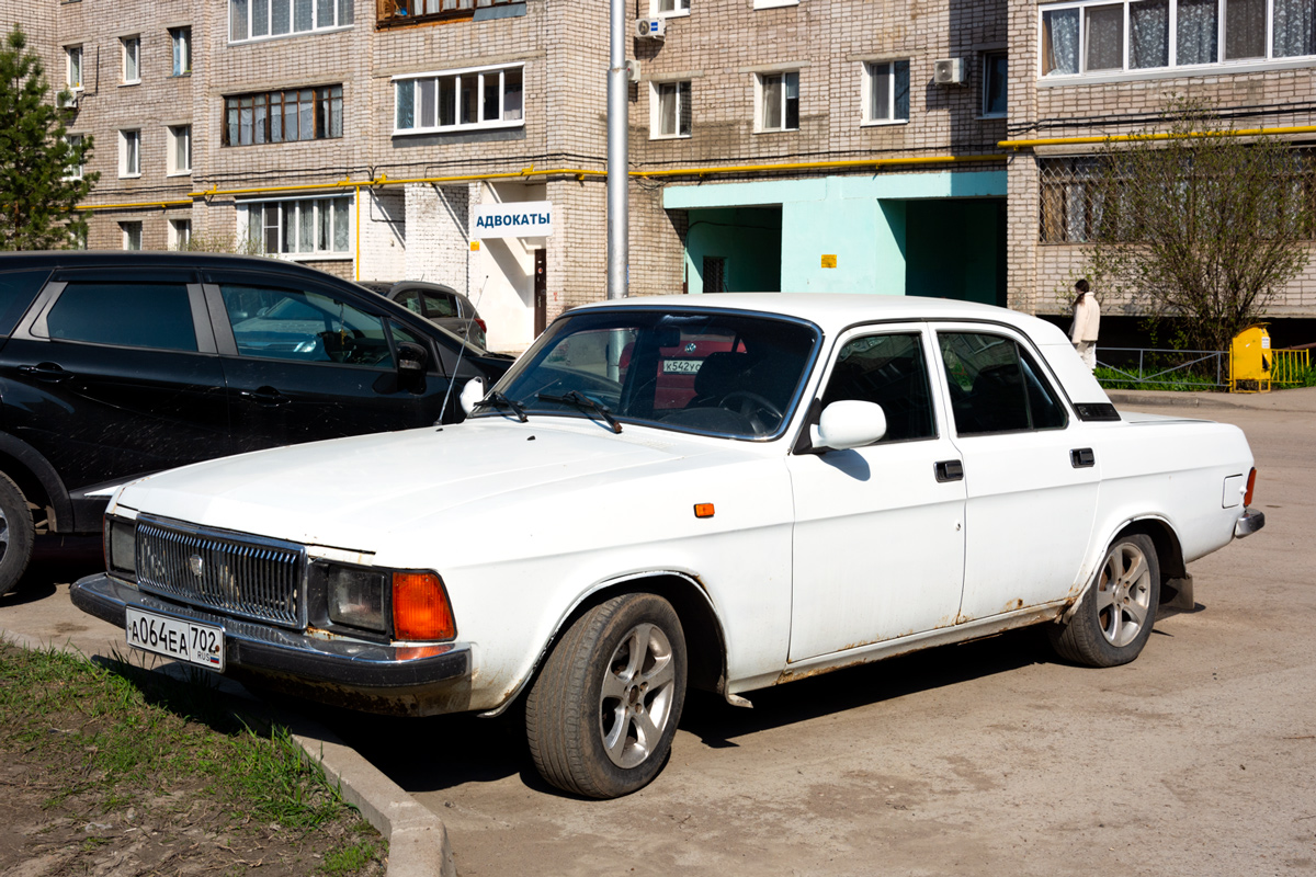 Башкортостан, № А 064 ЕА 702 — ГАЗ-3102 Волга '81-08