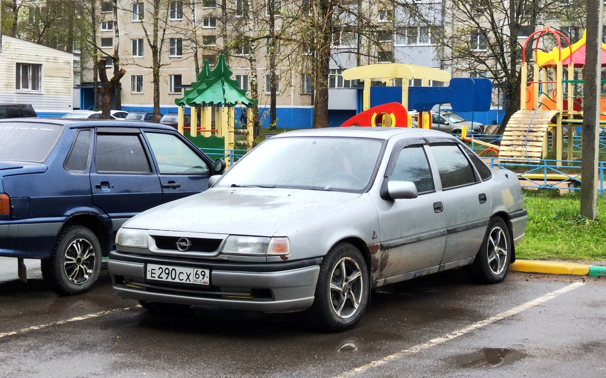 Тверская область, № Е 290 СХ 69 — Opel Vectra (A) '88-95
