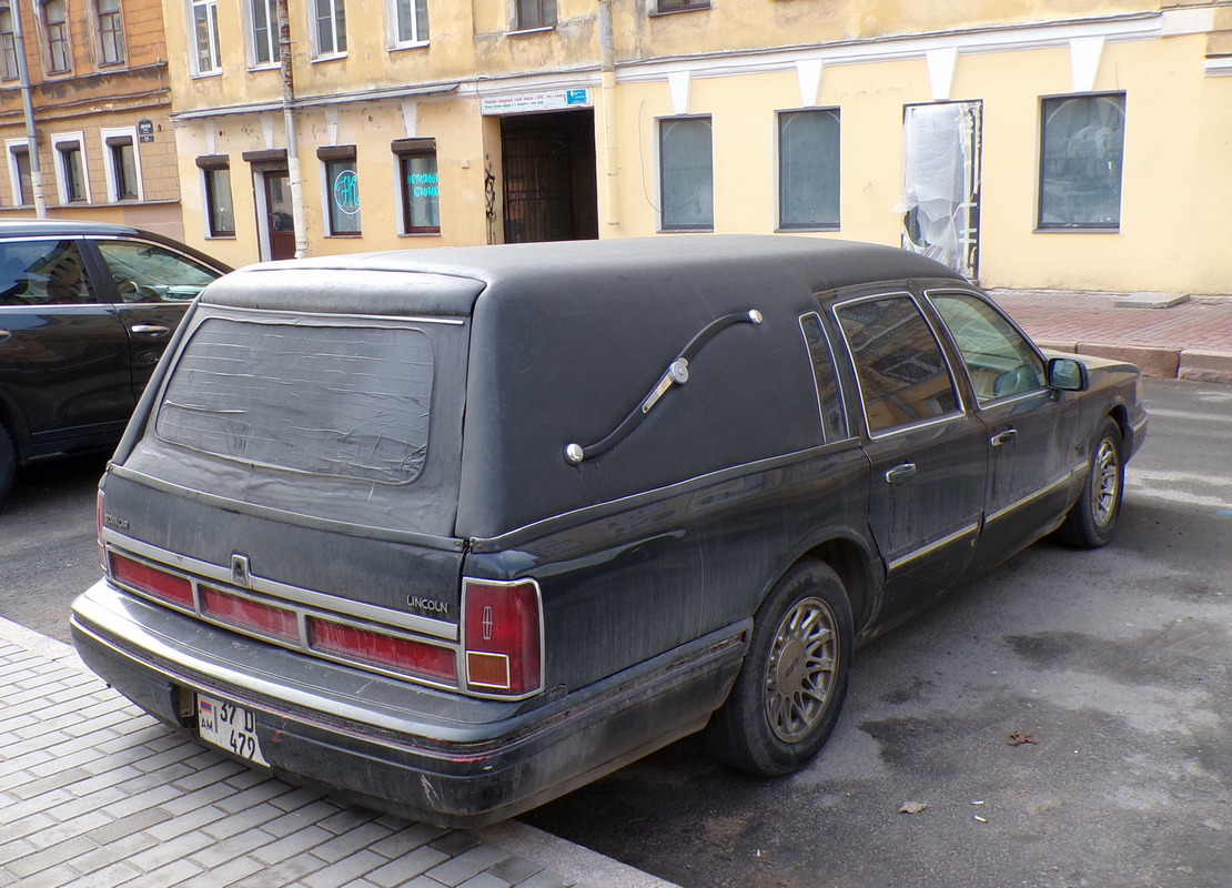 Армения, № 37 DL 479 — Lincoln Town Car (2G) '90-97