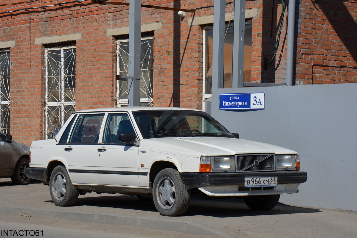 Ростовская область, № В 966 ХМ 61 — Volvo 740 '84-92