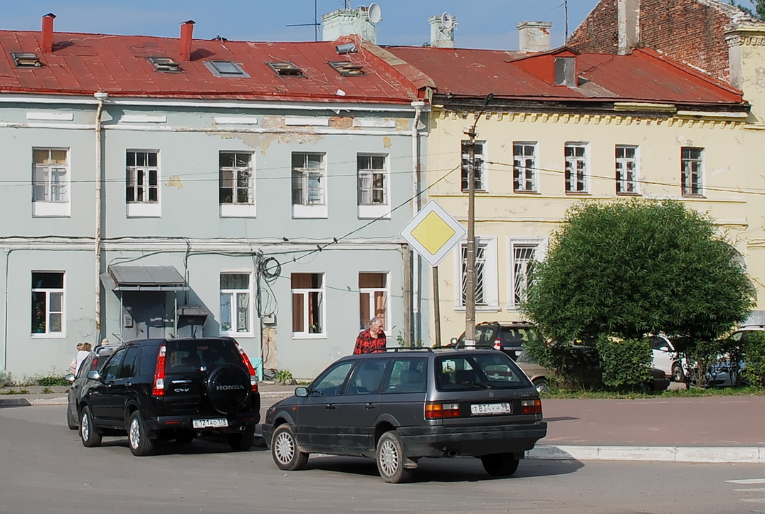 Санкт-Петербург, № Т 834 КН 98 — Volkswagen Passat Variant (B3) '88-93