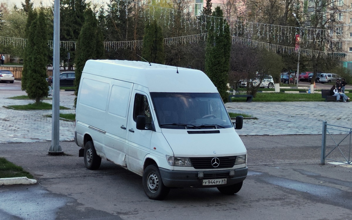 Тверская область, № У 944 РУ 69 — Mercedes-Benz Sprinter (1G) '95-00