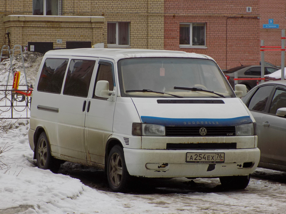 Ярославская область, № А 254 ЕХ 76 — Volkswagen Typ 2 (T4) '90-03