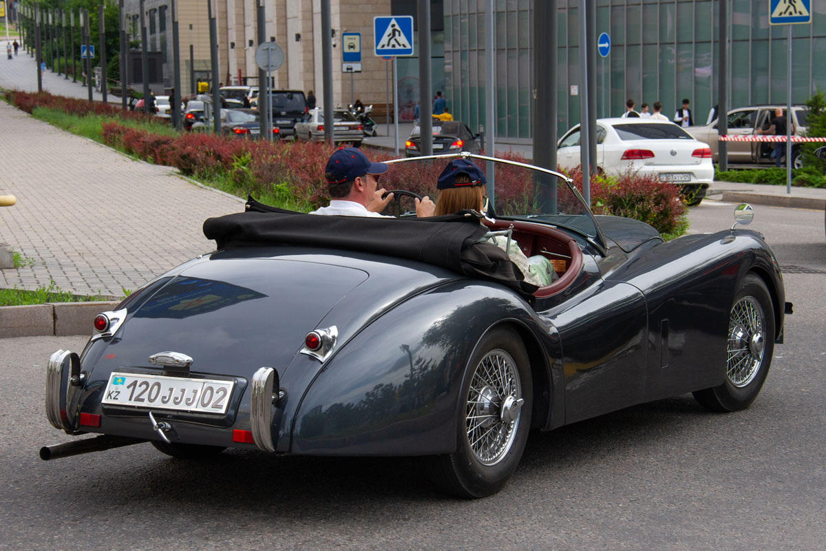 Алматы, № 120 JJJ 02 — Jaguar XK120 '48-54