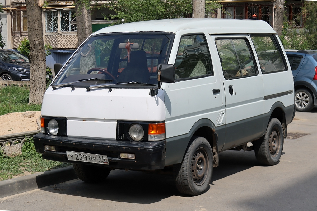 Волгоградская область, № У 229 ВУ 34 — Nissan Vanette (C22) '85-94