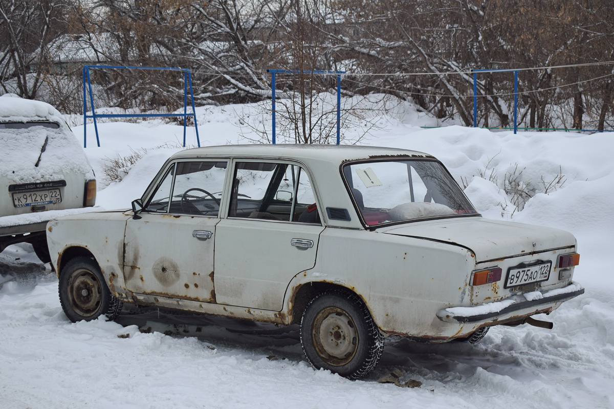 Алтайский край, № В 975 АО 122 — ВАЗ-21011 Жигули '74-83