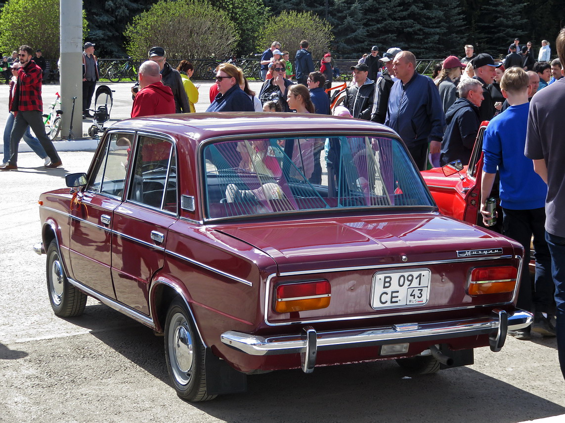 Кировская область, № В 091 СЕ 43 — ВАЗ-2103 Жигули '72-84; Кировская область — Выставка ретро-автомобилей в Кирове в честь Дня Победы 9 мая 2025 года