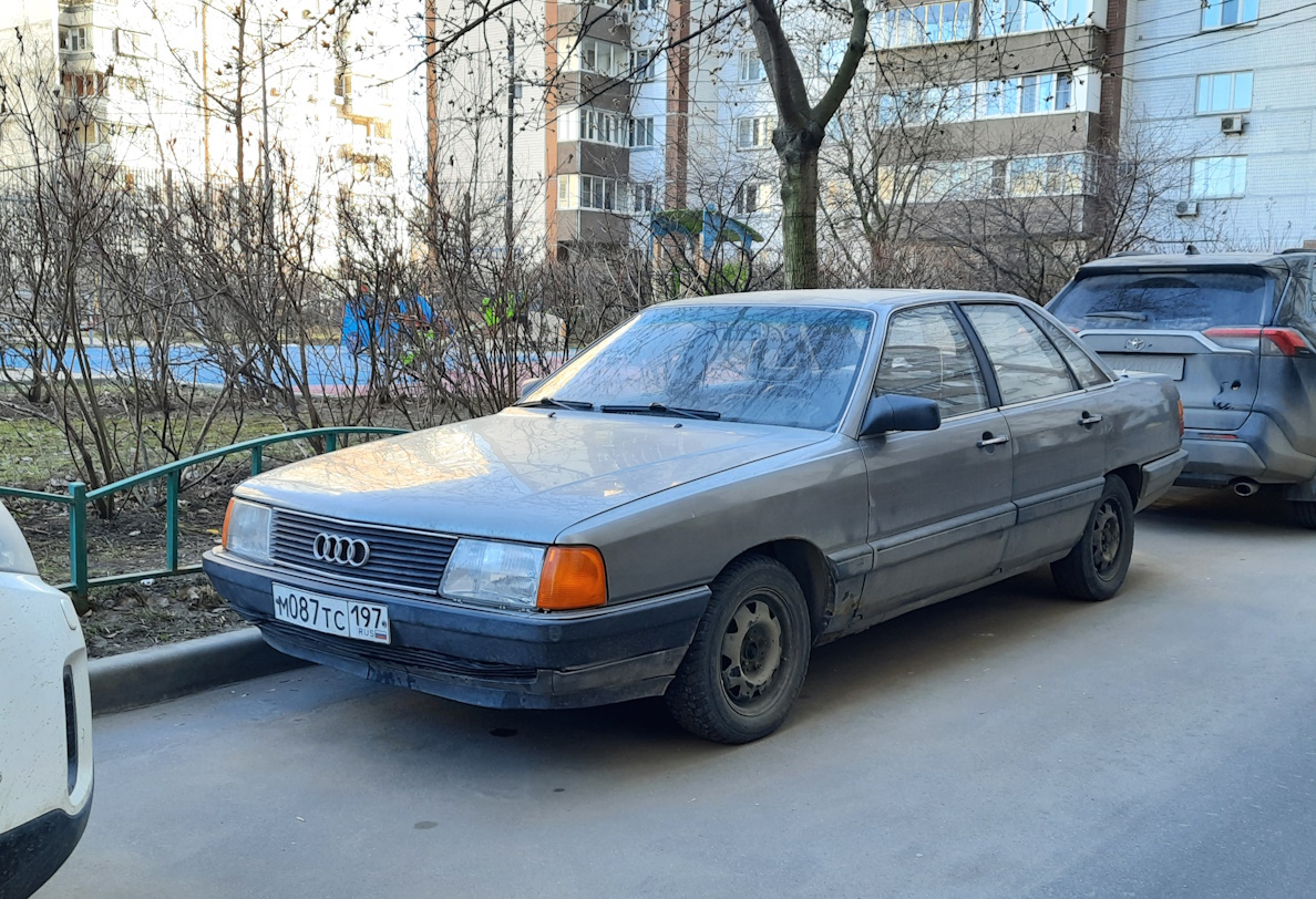 Москва, № М 087 ТС 197 — Audi 100 (C3) '82-91