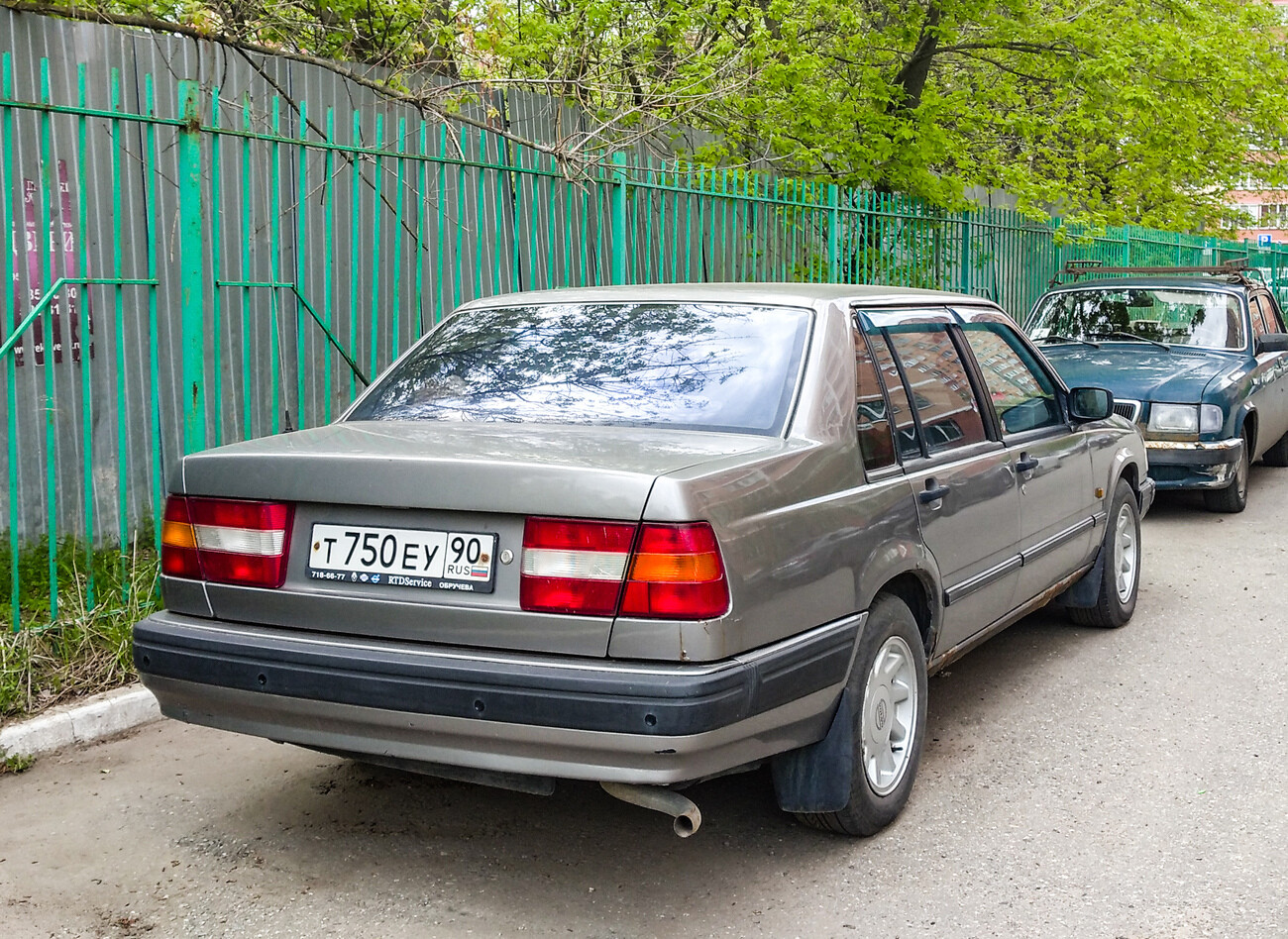 Московская область, № Т 750 ЕУ 90 — Volvo 940 '90-98