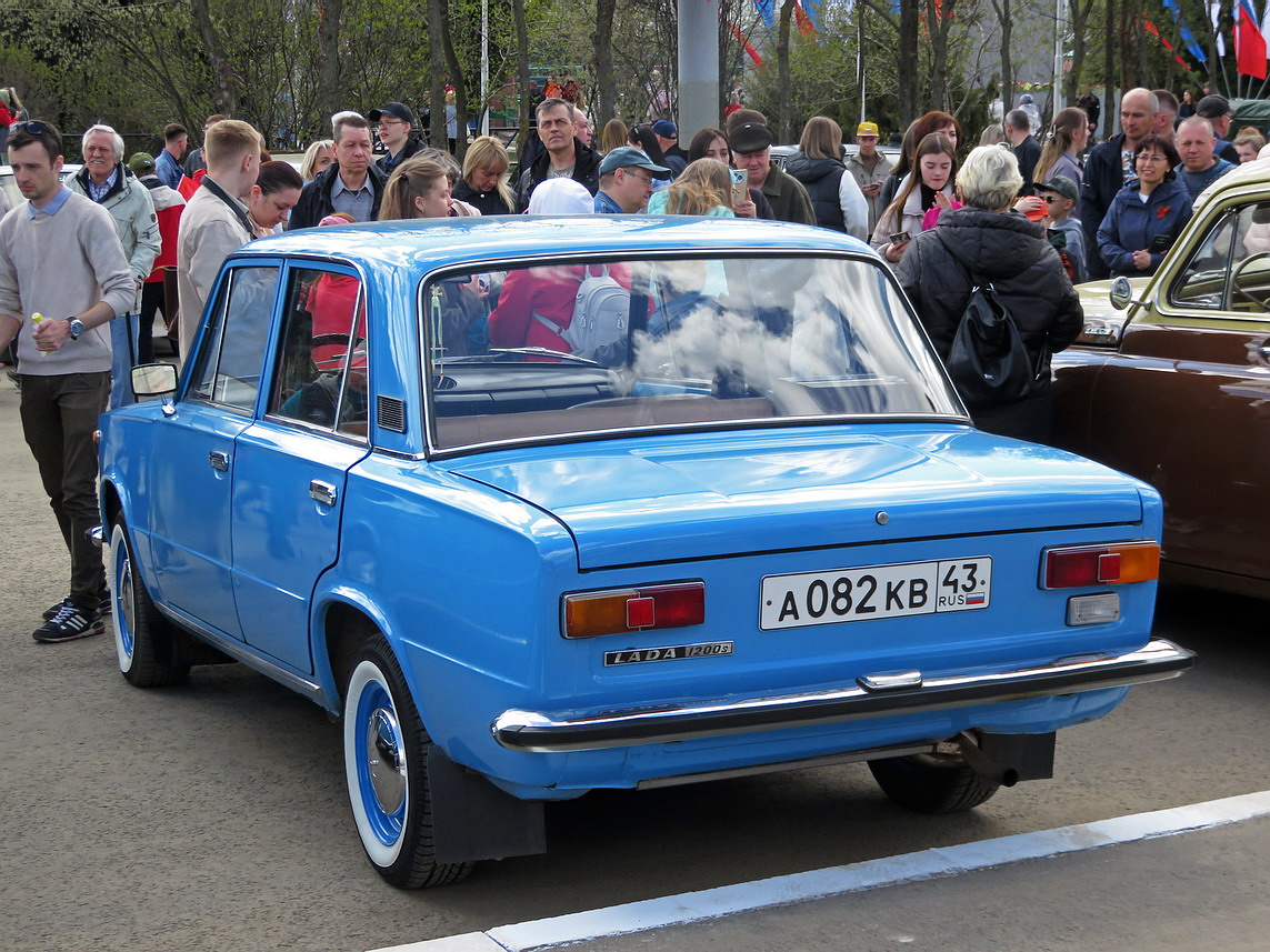 Кировская область, № А 082 КВ 43 — ВАЗ-21013 Жигули '77-88; Кировская область — Выставка ретро-автомобилей в Кирове в честь Дня Победы 9 мая 2025 года