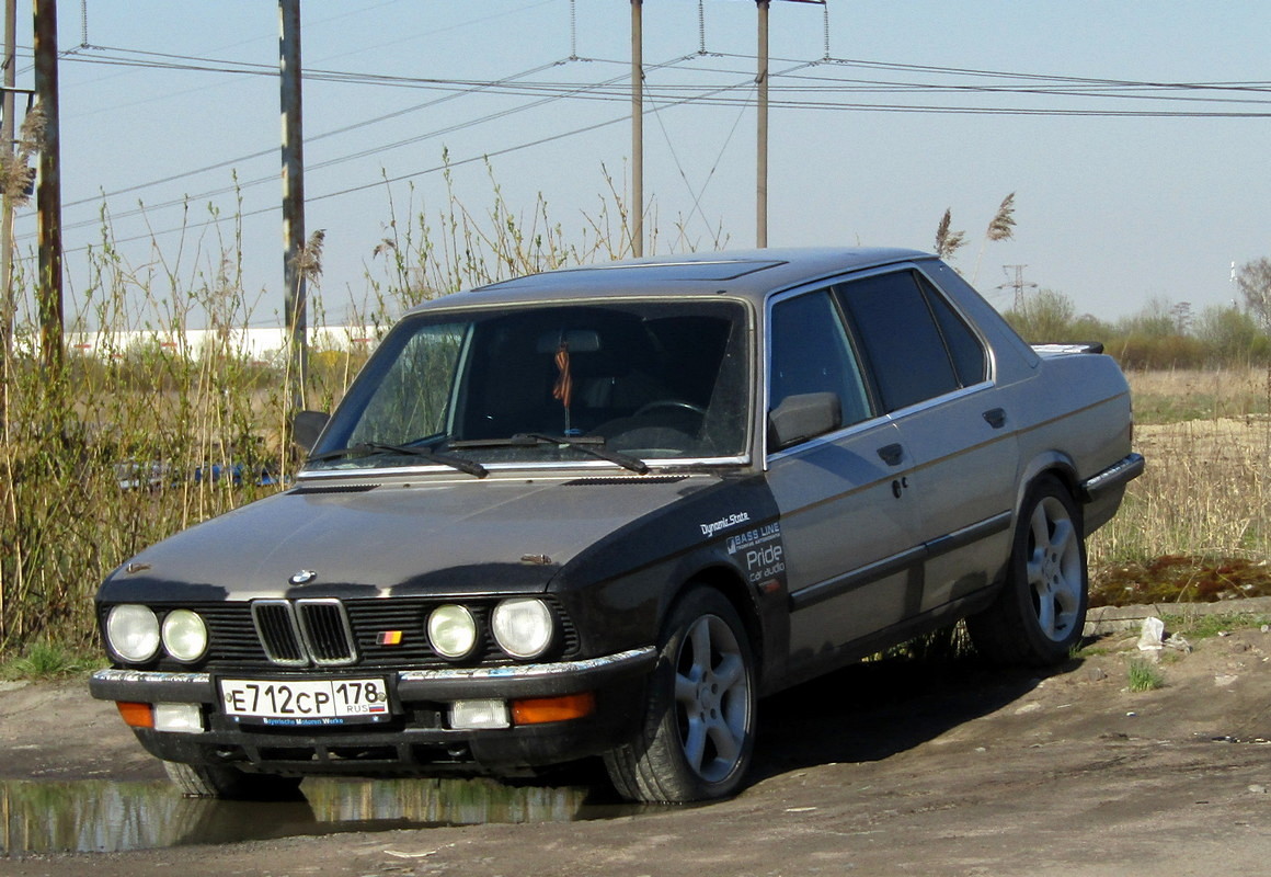 Санкт-Петербург, № Е 712 СР 178 — BMW 5 Series (E28) '82-88