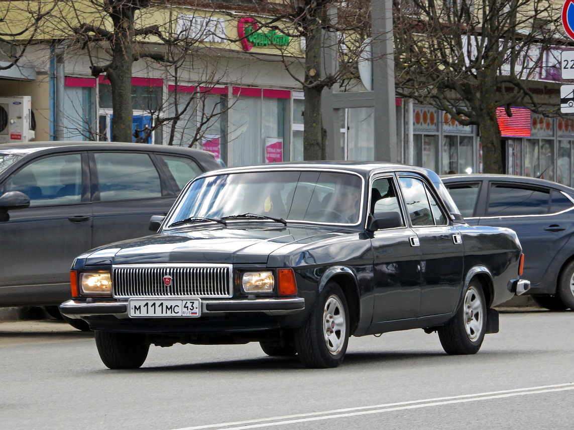 Кировская область, № М 111 МС 43 — ГАЗ-3102 Волга '81-08; Кировская область — Выставка ретро-автомобилей в Кирове в честь Дня Победы 9 мая 2025 года