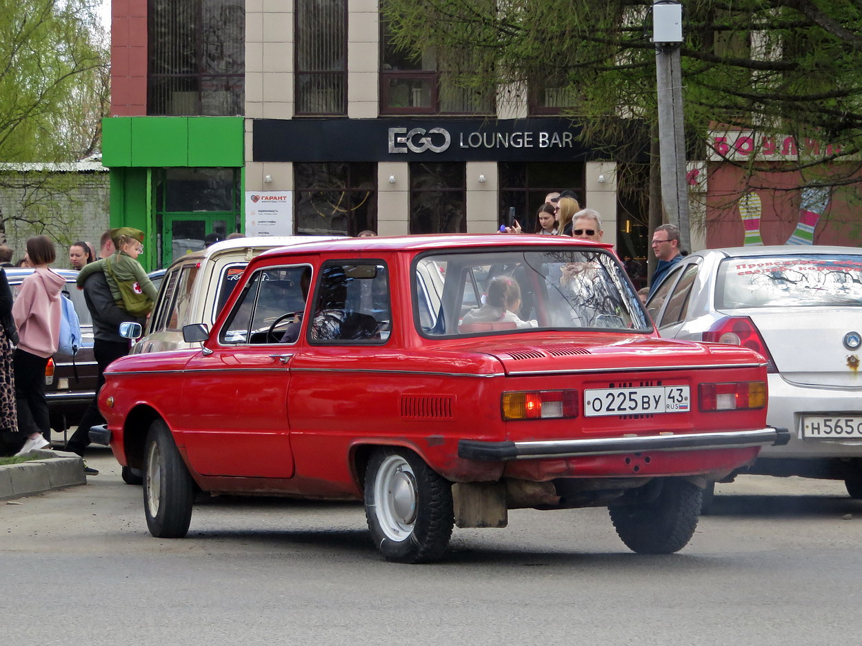 Кировская область, № О 225 ВУ 43 — ЗАЗ-968М Запорожец '79-94; Кировская область — Выставка ретро-автомобилей в Кирове в честь Дня Победы 9 мая 2025 года