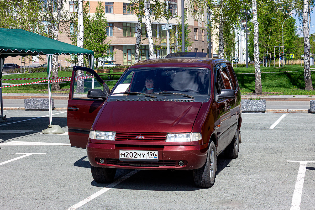 Свердловская область, № М 202 МУ 196 — ВАЗ-21204 Надежда '02-05