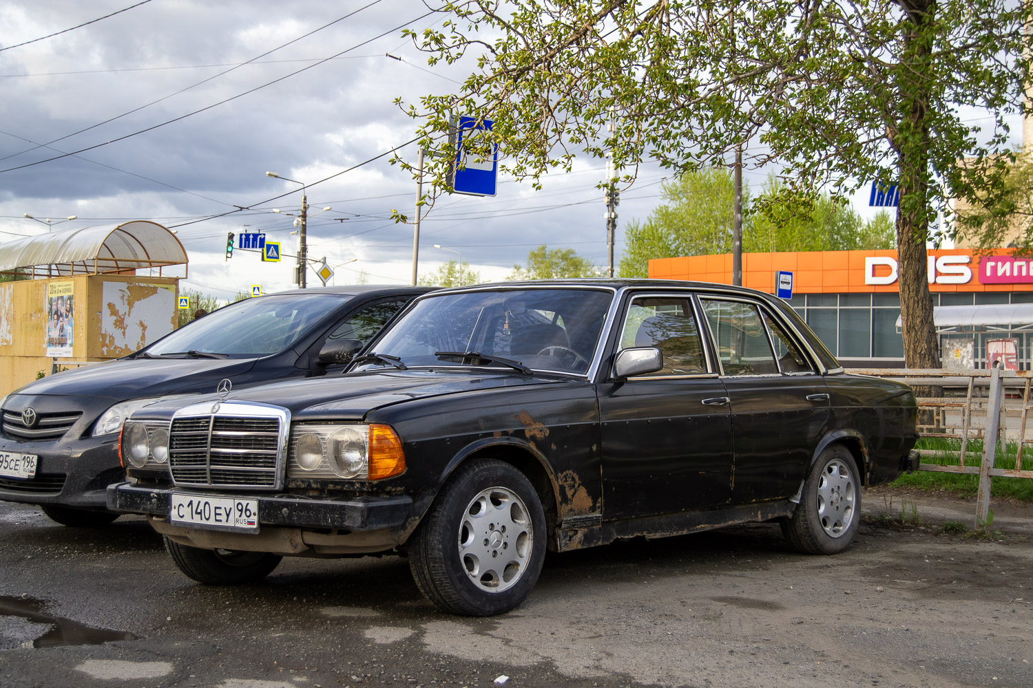 Свердловская область, № С 140 ЕУ 96 — Mercedes-Benz (W123) '76-86
