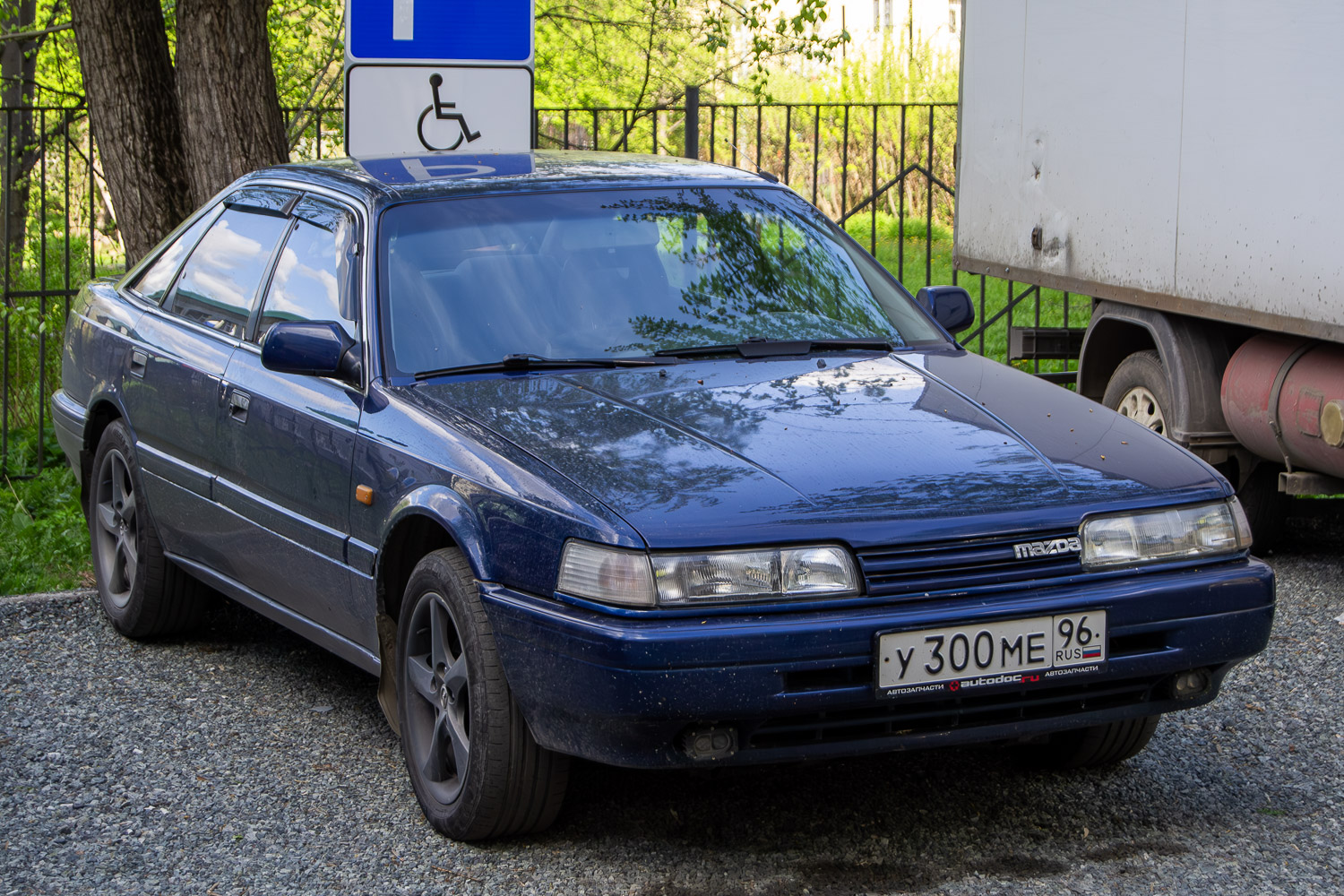 Свердловская область, № У 300 МЕ 96 — Mazda 626 (GE) '91-97