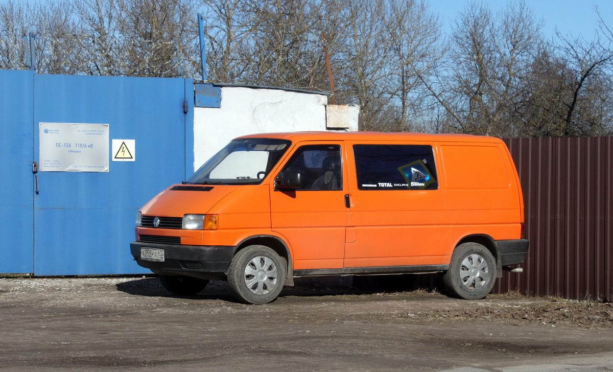 Псковская область, № А 258 КА 60 — Volkswagen Typ 2 (T4) '90-03