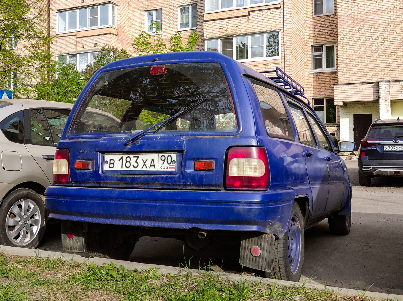 Московская область, № В 183 ХА 90 — Иж-21261-030 '04-05