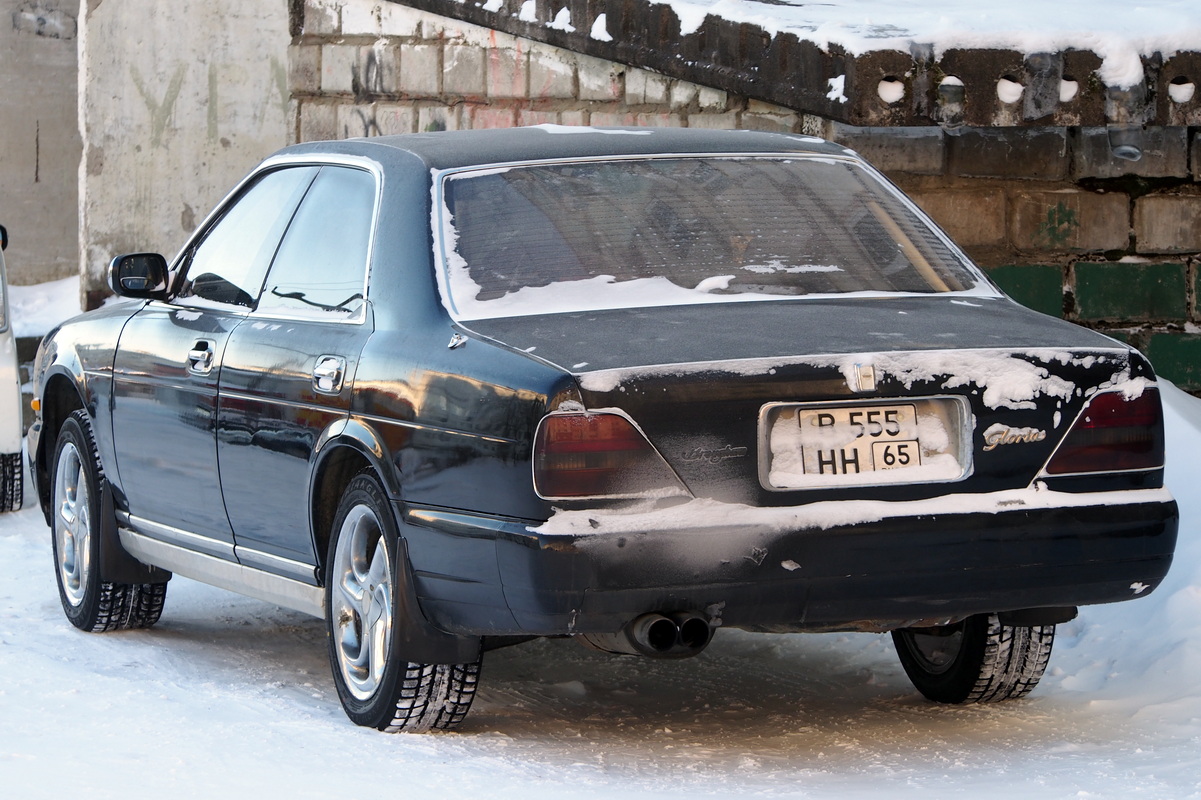 Сахалинская область, № В 555 НН 65 — Nissan Gloria (Y32) '91-95