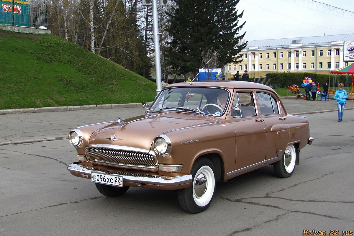 Алтайский край, № Е 096 ХС 22 — ГАЗ-М-21У Волга '62-64; Алтайский край — День Победы. Барнаул. 2018 г.