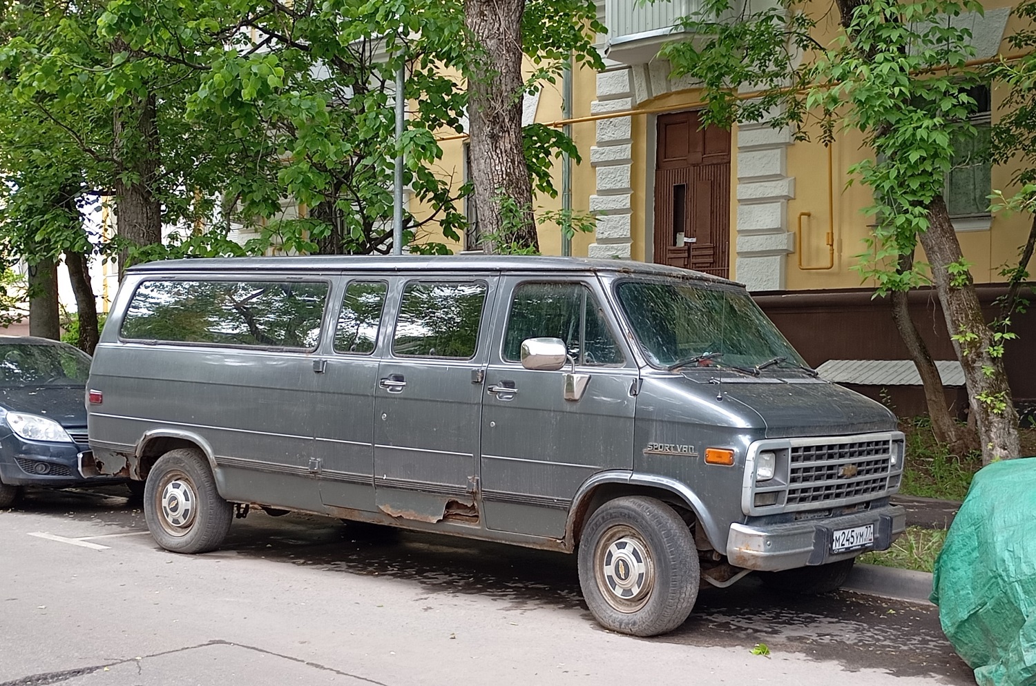 Москва, № М 245 УМ 77 — Chevrolet Van (3G) '71-96
