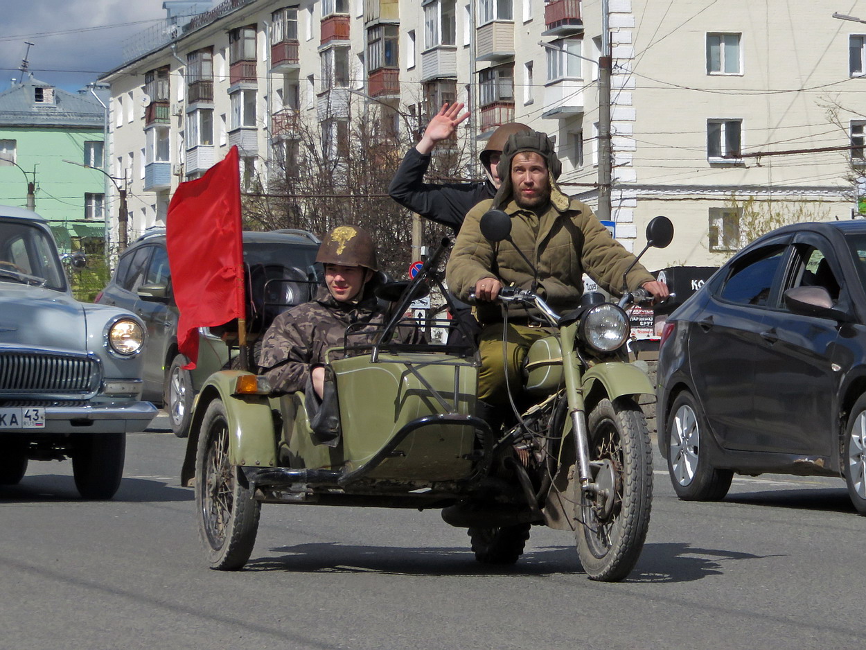 Кировская область, № 9763 АТ 43 — ИМЗ 8.103-10 Урал '87-00; Кировская область — Выставка ретро-автомобилей в Кирове в честь Дня Победы 9 мая 2025 года