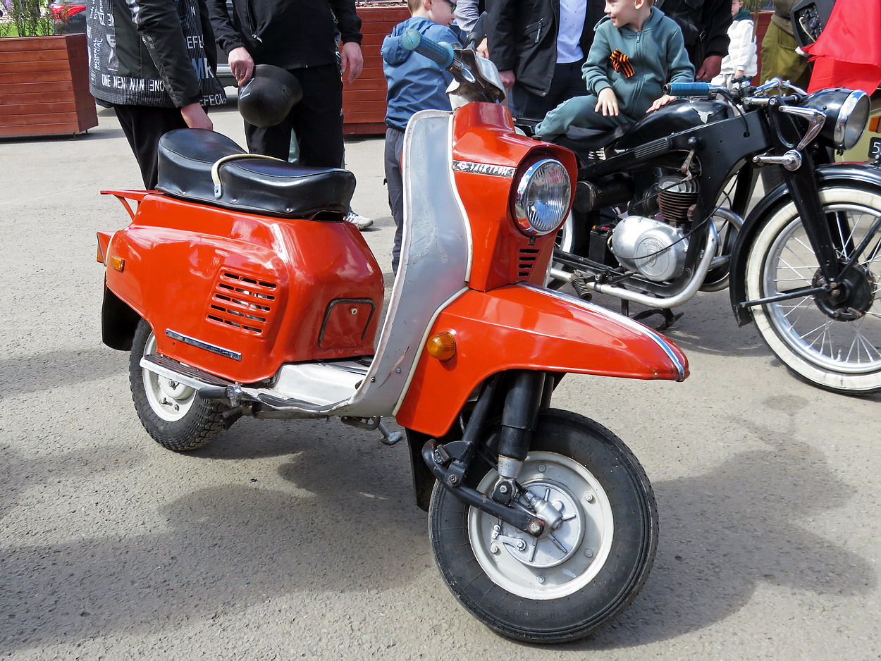 Кировская область, № 1652 ХА 43 — Вятка-3 Электрон '73-79; Кировская область — Выставка ретро-автомобилей в Кирове в честь Дня Победы 9 мая 2025 года