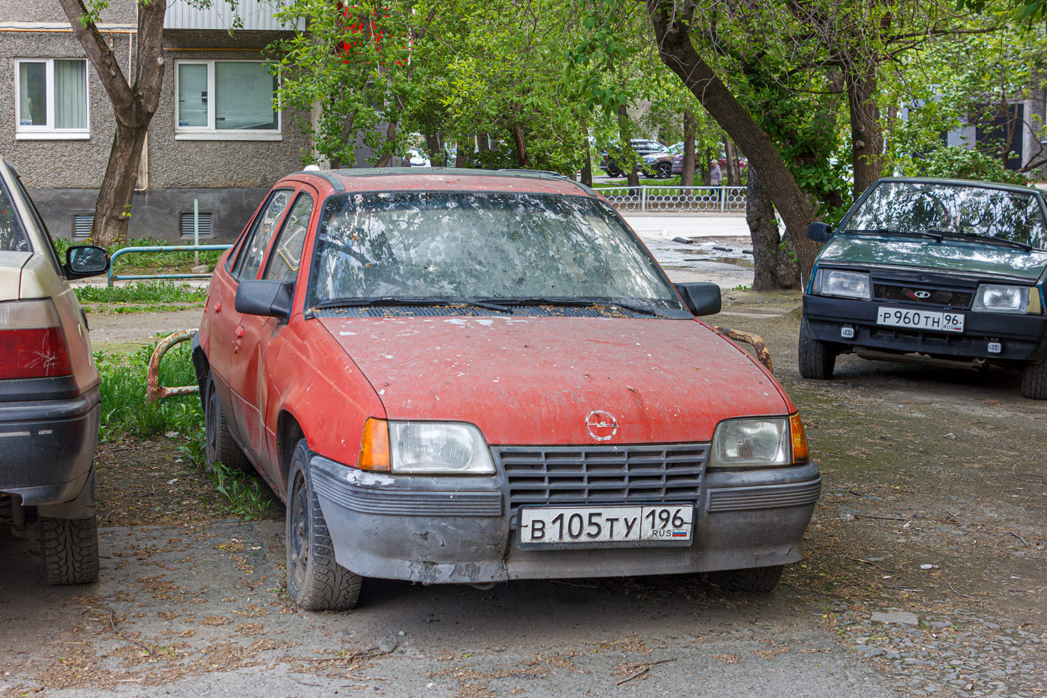 Свердловская область, № В 105 ТУ 196 — Opel Kadett (E) '84-95