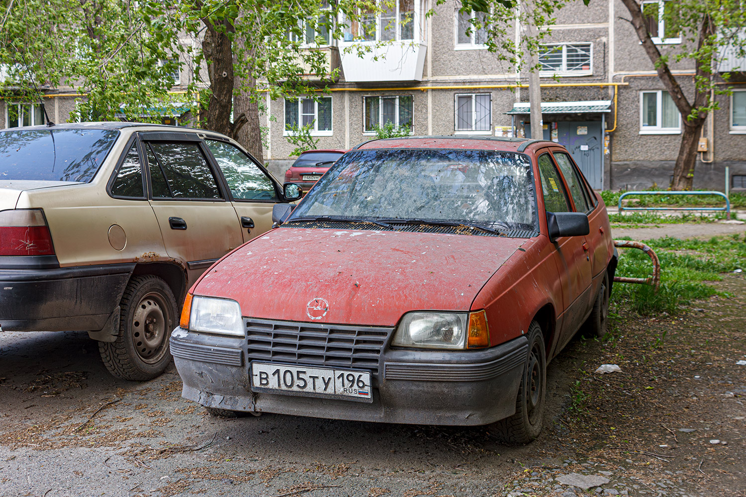 Свердловская область, № В 105 ТУ 196 — Opel Kadett (E) '84-95