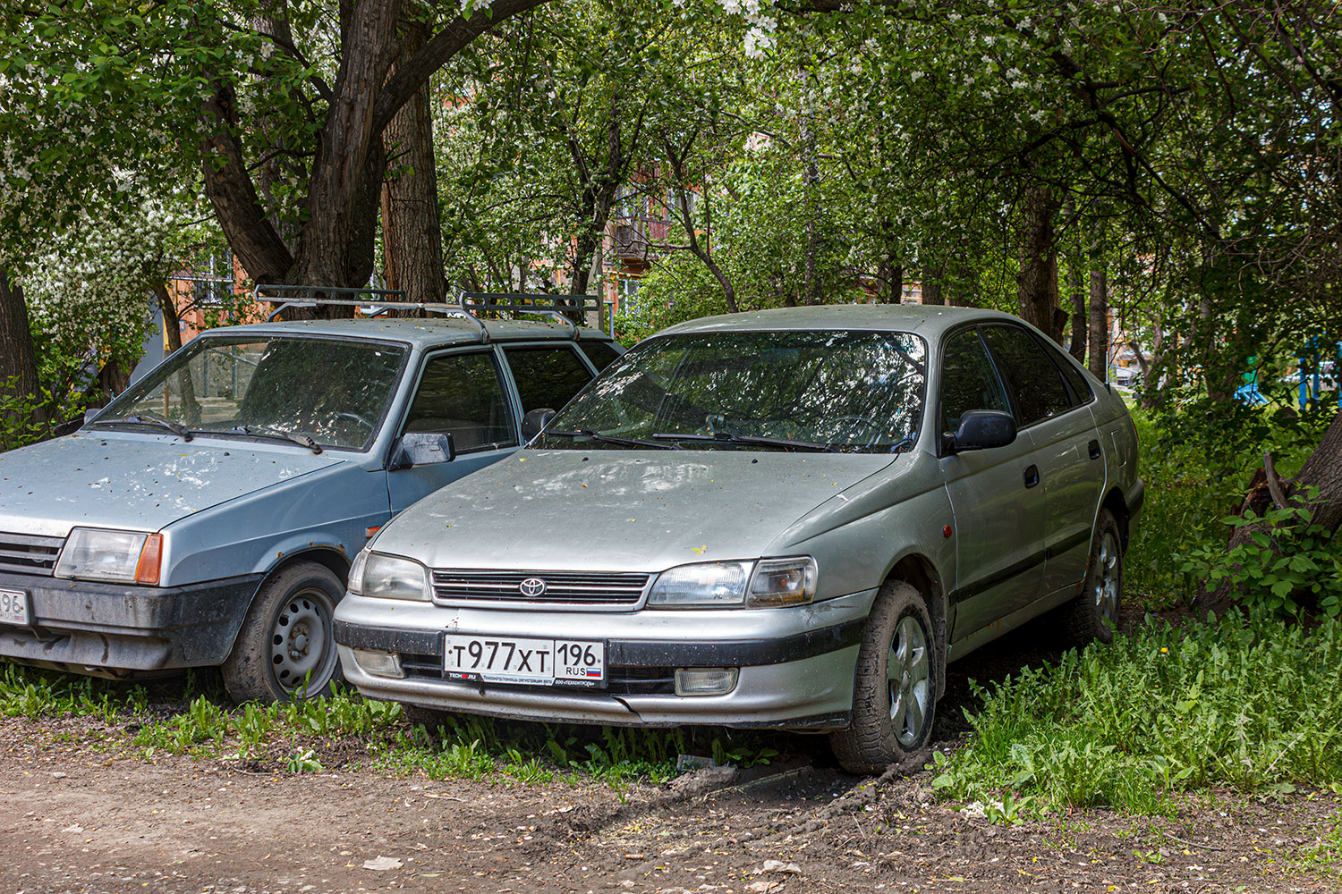 Свердловская область, № Т 977 ХТ 196 — Toyota Carina E (T190) '92–97
