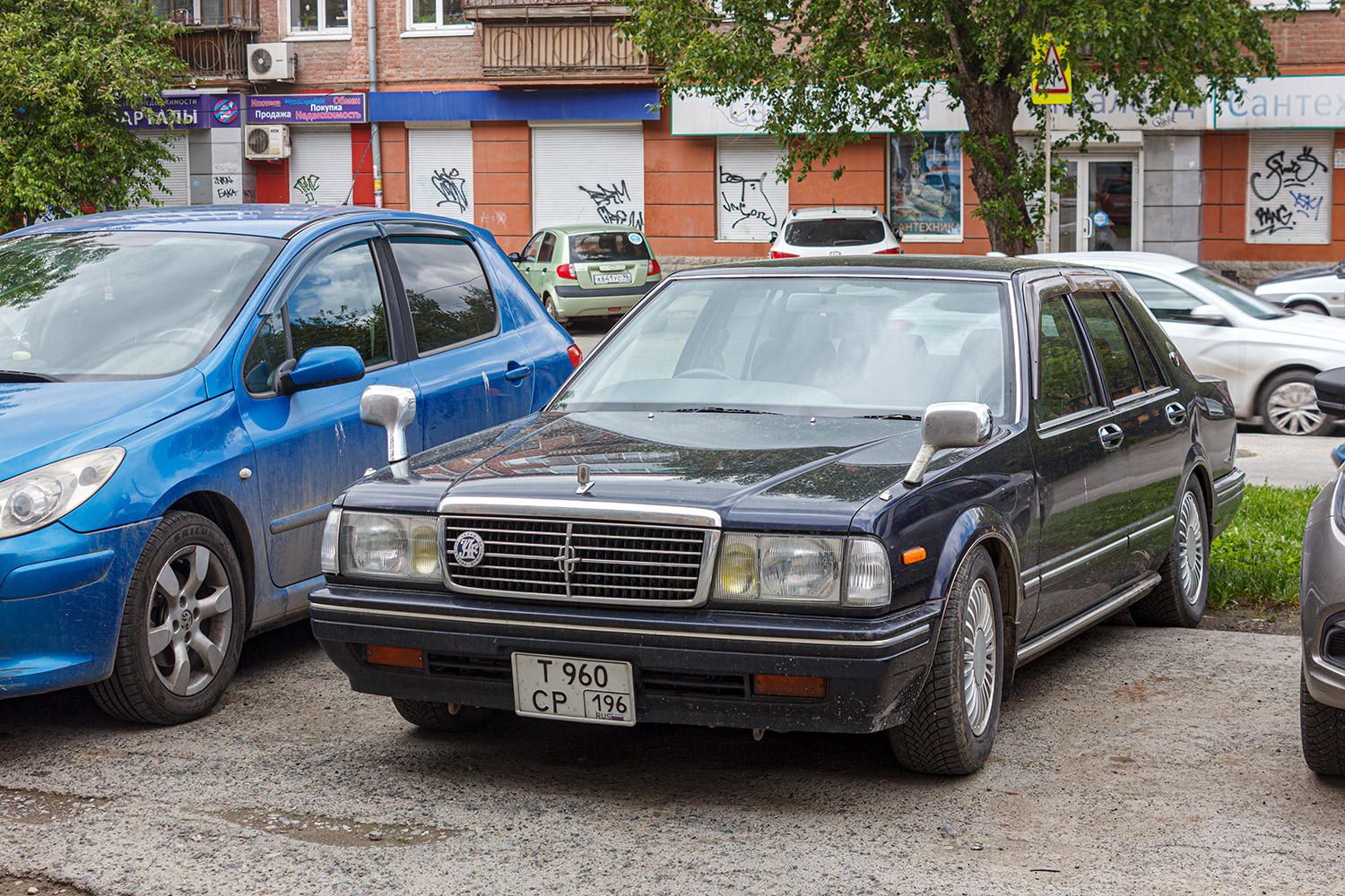 Свердловская область, № Т 960 СР 196 — Nissan Cedric (Y31) facelift '91-14