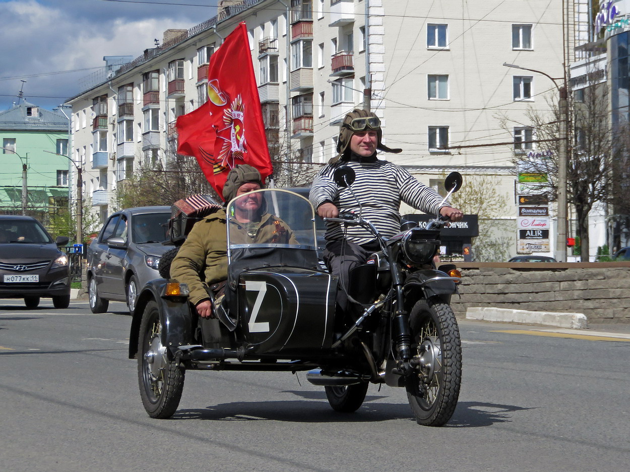 Кировская область, № 9934 АТ 43 — ИМЗ 8.103-40 Урал Турист '90-00; Кировская область — Выставка ретро-автомобилей в Кирове в честь Дня Победы 9 мая 2025 года