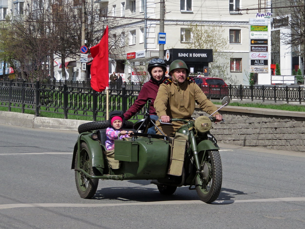 Кировская область, № 7961 АТ 43 — ИМЗ М-72 '41-60; Кировская область — Выставка ретро-автомобилей в Кирове в честь Дня Победы 9 мая 2025 года