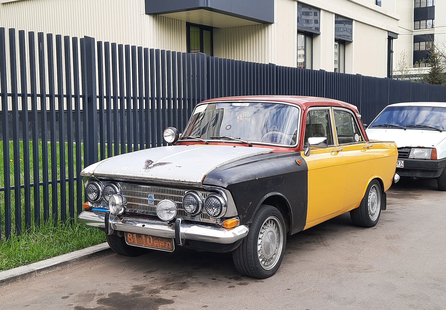 Москва, № 81-10 ЯРЛ — Москвич-412ИЭ-028 (Иж) '82-01