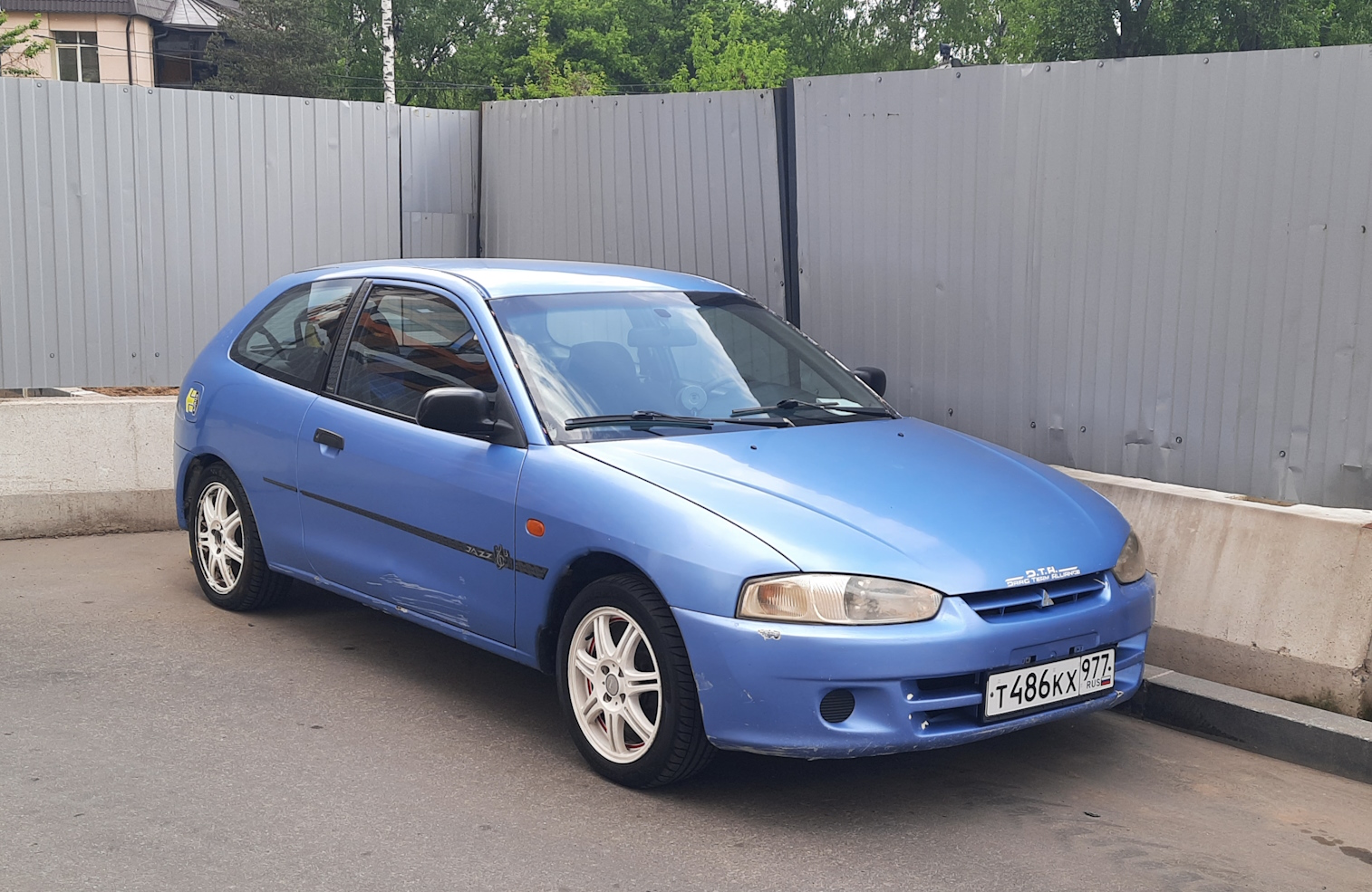 Москва, № Т 486 КХ 977 — Mitsubishi Colt (CJ0) '95-02