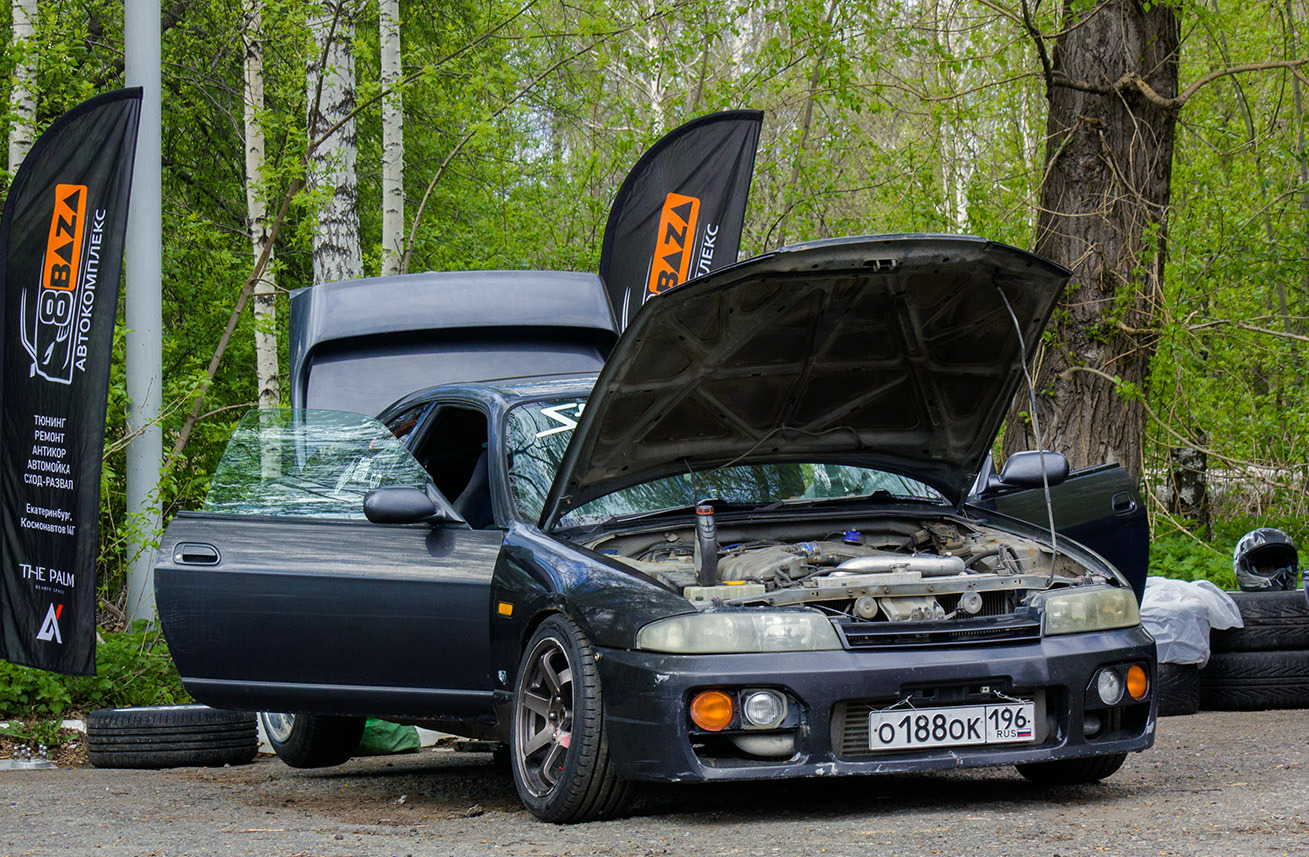 Свердловская область, № О 188 ОК 196 — Nissan Skyline (R33) '93-98