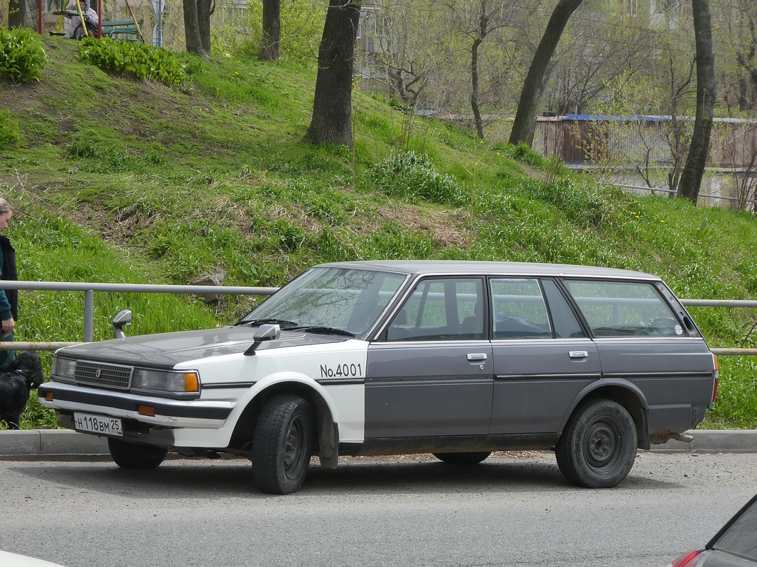 Приморский край, № 4001 — Toyota Mark II (X70) '84-97