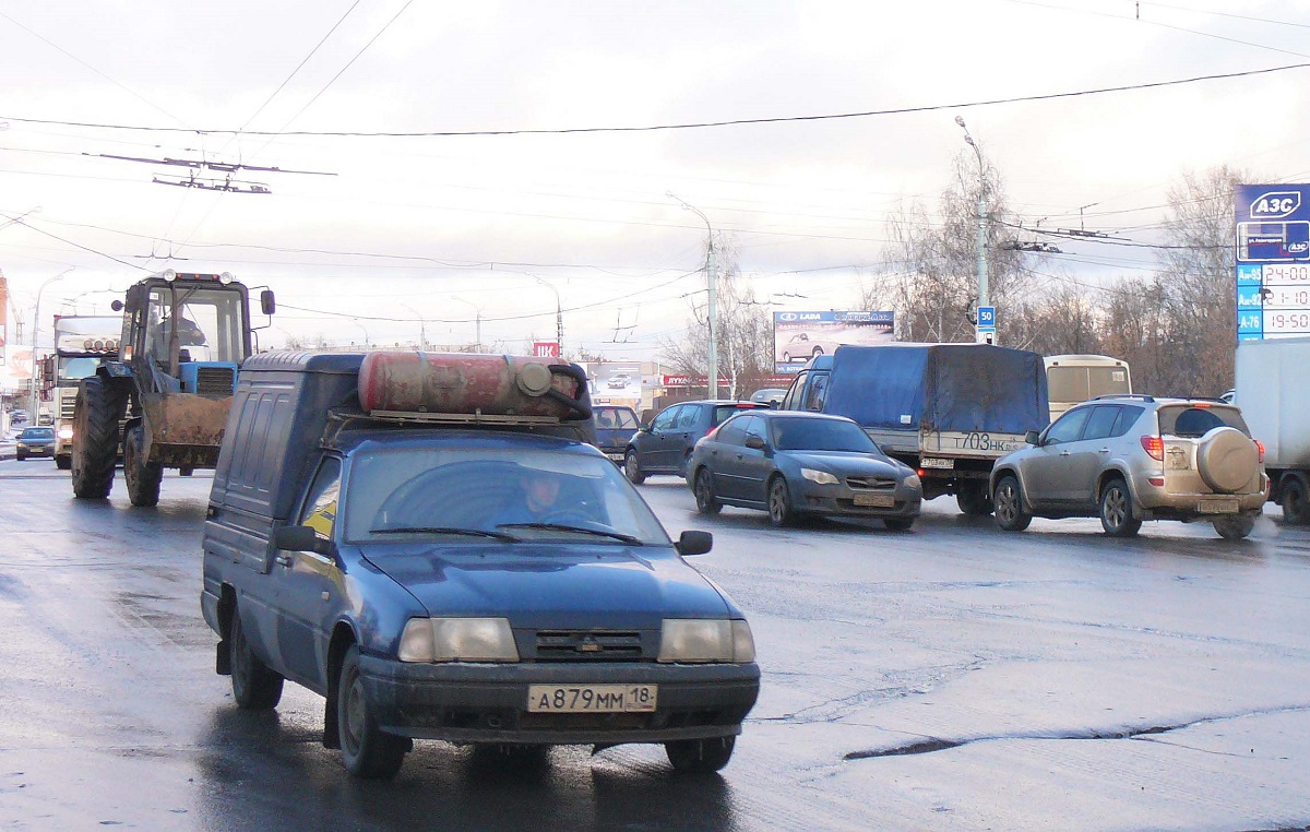 Удмуртия, № А 879 ММ 18 — Иж-27171-030 '97-05