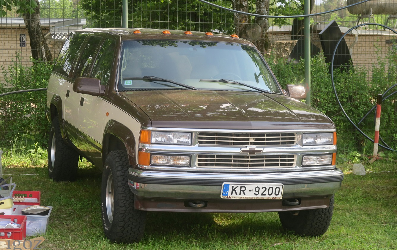 Латвия, № KR-9200 — GMC Suburban (9G) '93-99