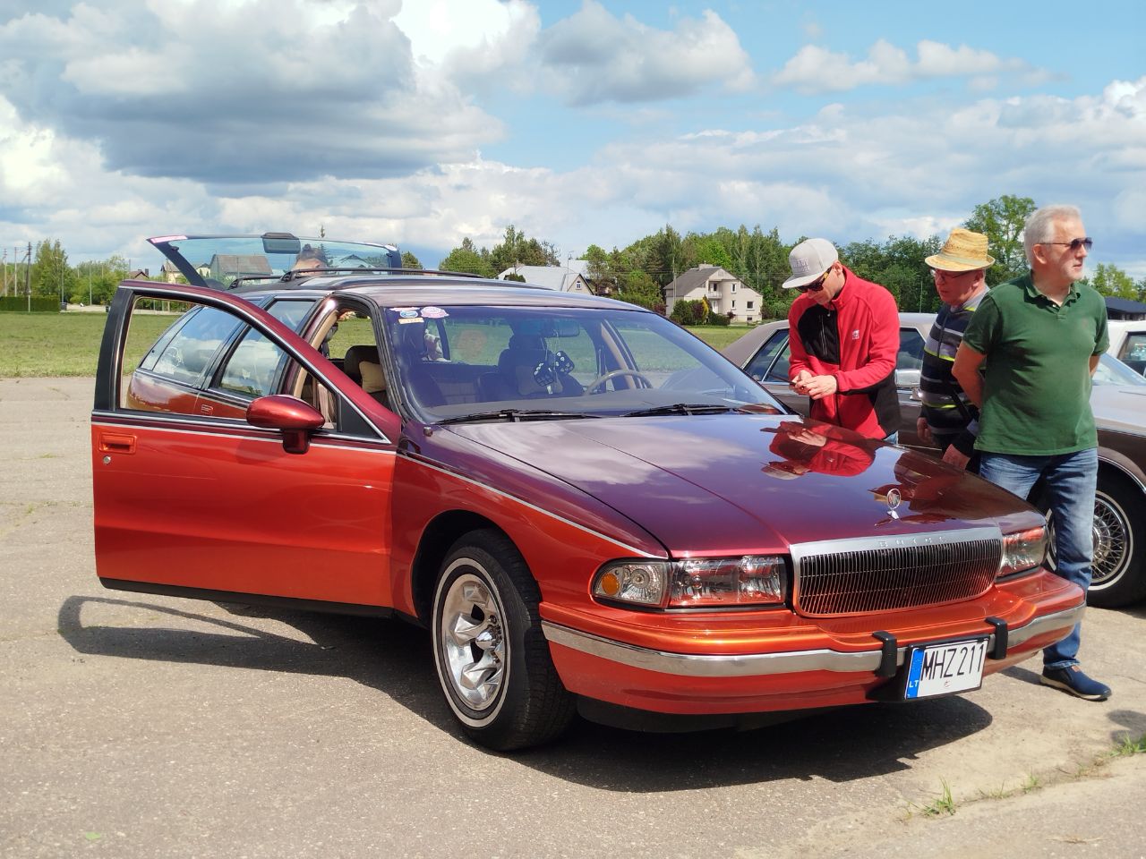 Литва, № MHZ 211 — Buick Roadmaster (8G) '91-96; Литва — Retro Car Show Širvintos 2025