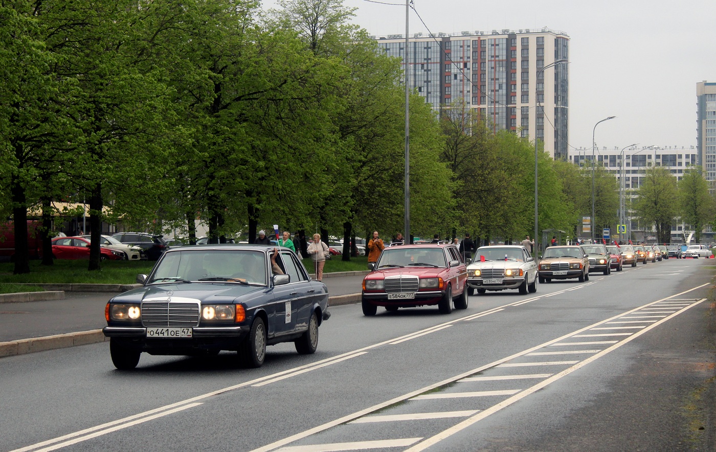 Ленинградская область, № О 441 ОЕ 47 — Mercedes-Benz (W123) '76-86; Москва, № Е 584 ОК 777 — Mercedes-Benz (S123) '77-86; Санкт-Петербург — Международный транспортный фестиваль "ТранспортФест 2025"
