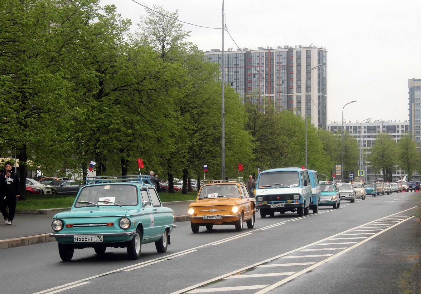Санкт-Петербург, № Н 555 НР 178 — ЗАЗ-968М Запорожец '79-94; Санкт-Петербург, № К 390 РУ 198 — ЗАЗ-968/968А Запорожец '71-79; Московская область, № Р 212 КК 50 — РАФ-2203-01 Латвия '86-94; Санкт-Петербург — Международный транспортный фестиваль "ТранспортФест 2025"